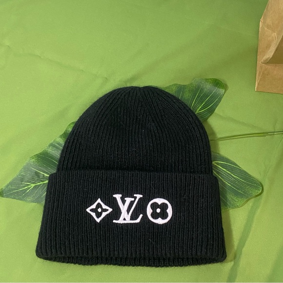 Louis Vuitton Black Knit Beanie with White Logo - Picture 1 of 4